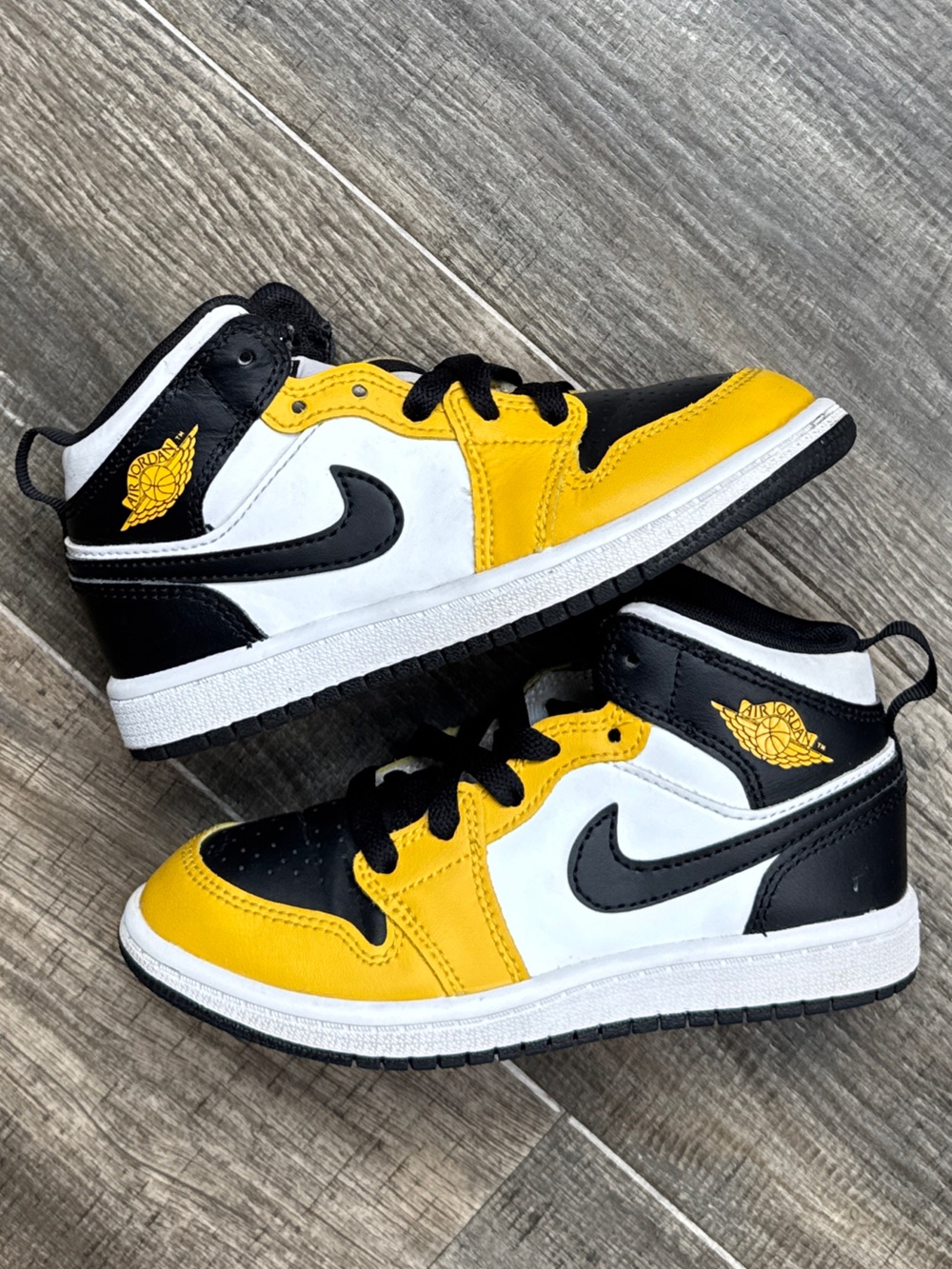 Jordan 1 mid yellow ochre yellow black 12c